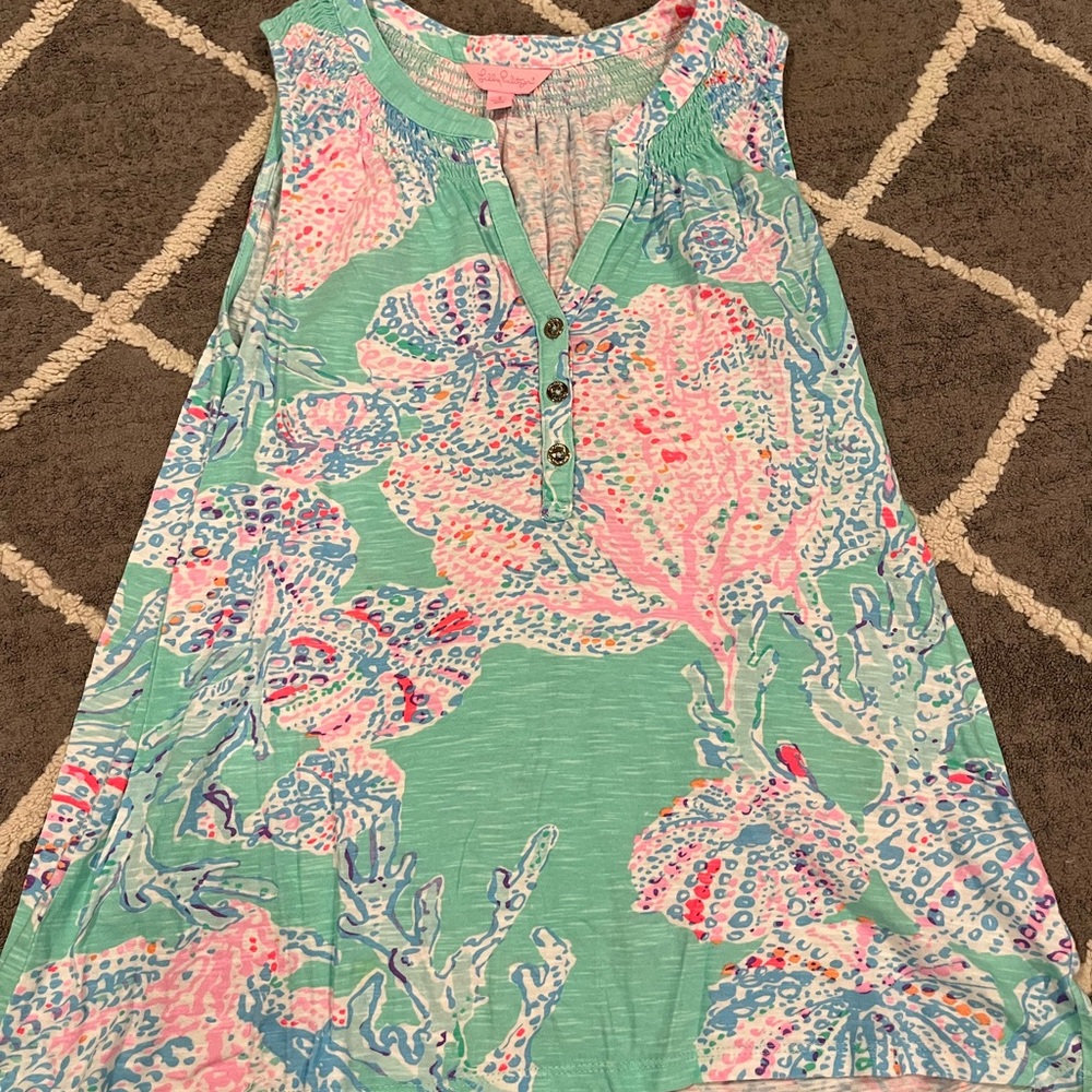 EUC Lilly Pulitzer Essie top